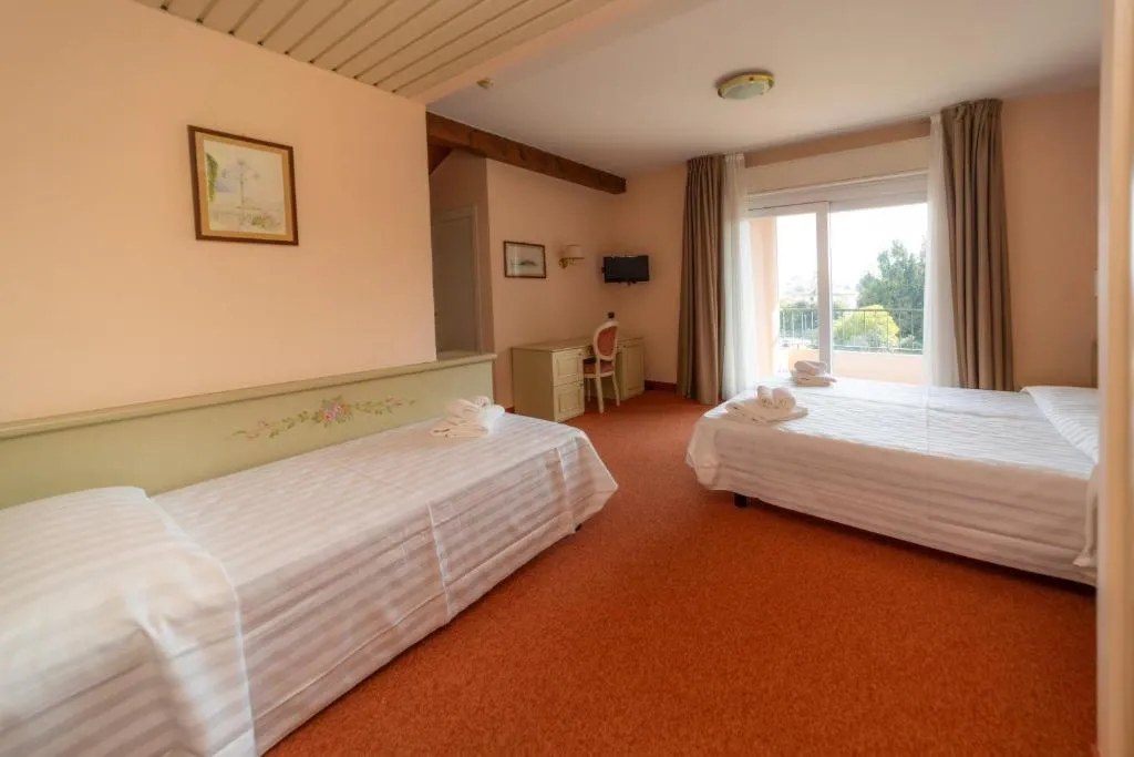 TRIPLE STANDARD Room, Della Torre, Milan