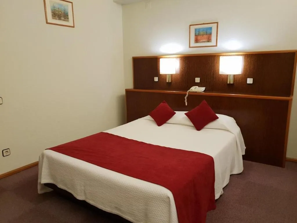 SINGLE STANDARD Room, Luso Brasileiro, Porto