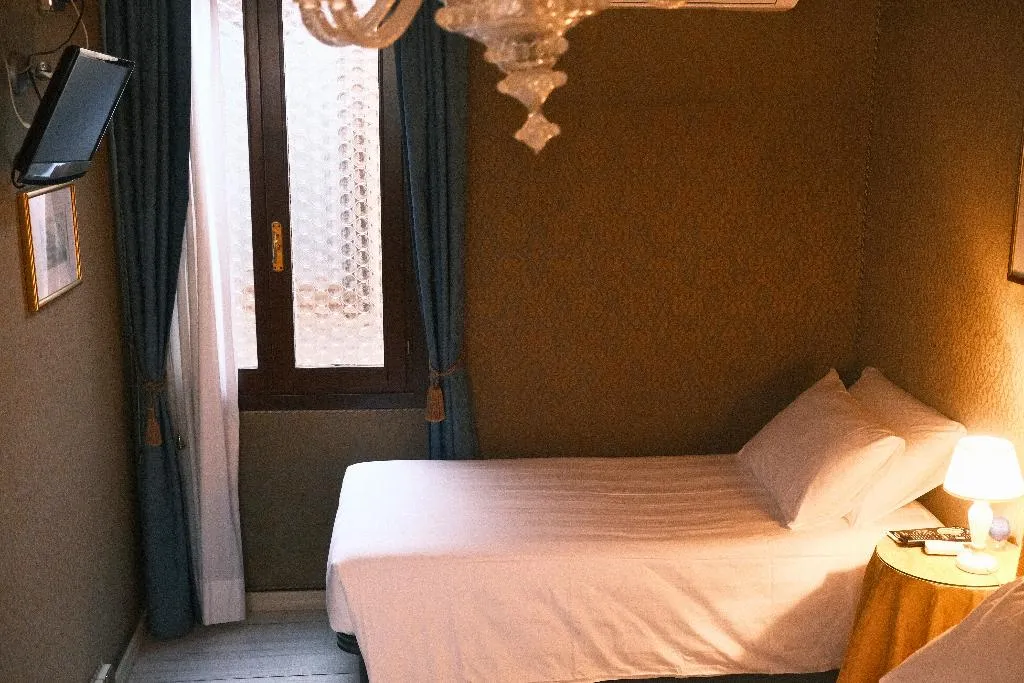 Room SUPERIOR QUEEN BED Room, San Gallo, Venice