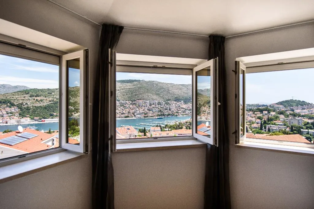 APARTMENT CAPACITY 4 TWO BEDROOMS Room, Vila Curic, Dubrovnik