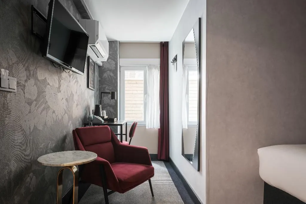 TWIN basement Room, Krisotel, Amsterdam