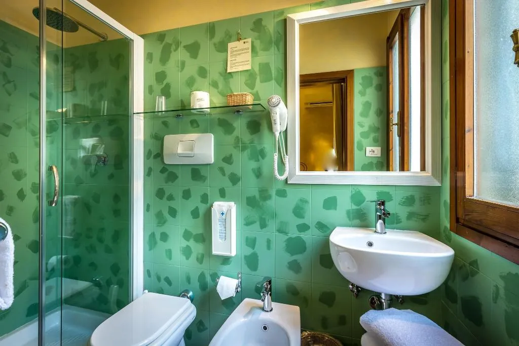 TRIPLE TWO BEDS Room, Mario's, Florence
