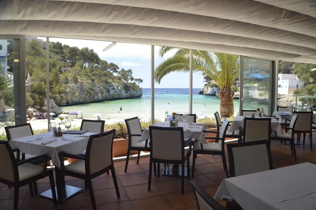 Restaurant, Hotel Cala Santanyi, Majorca