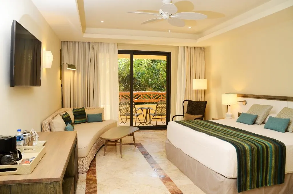 TRIPLE DELUXE Room, Catalonia Royal Tulum All Inclusive, Cancun Area