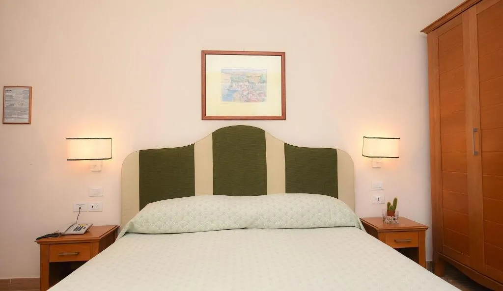 Room, Tourist, Naples