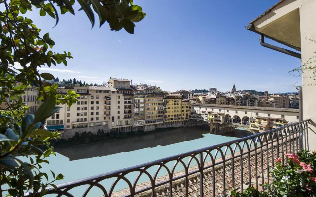 Terrace, Degli Orafi, Florence