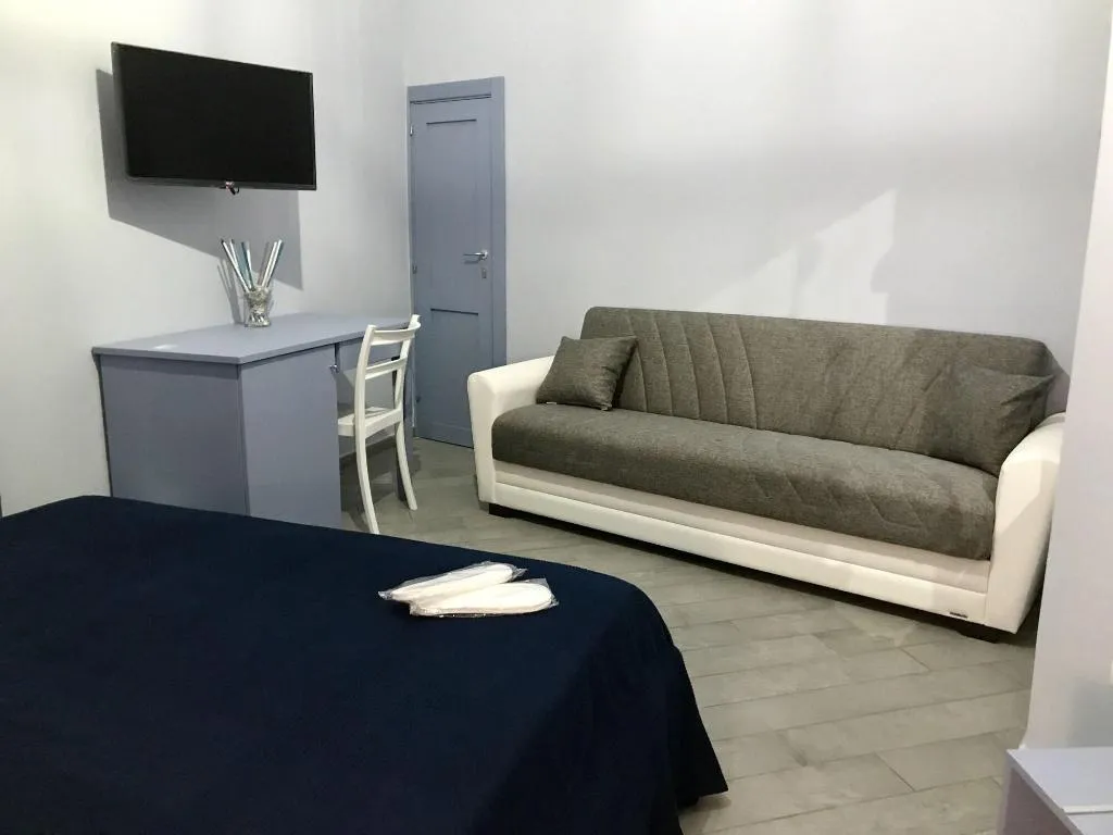 Room, La Perla Del Golfo, Naples