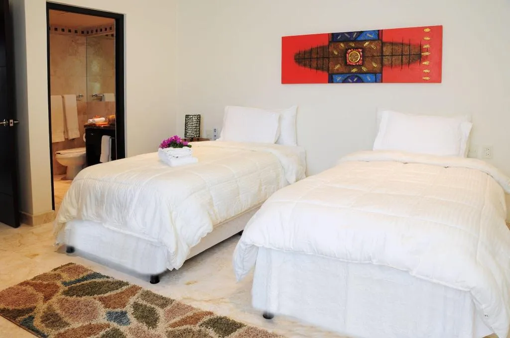 TWIN DELUXE Room, El Taj Ocean Front and Beachside Condo Hotel, Playa Del Carmen
