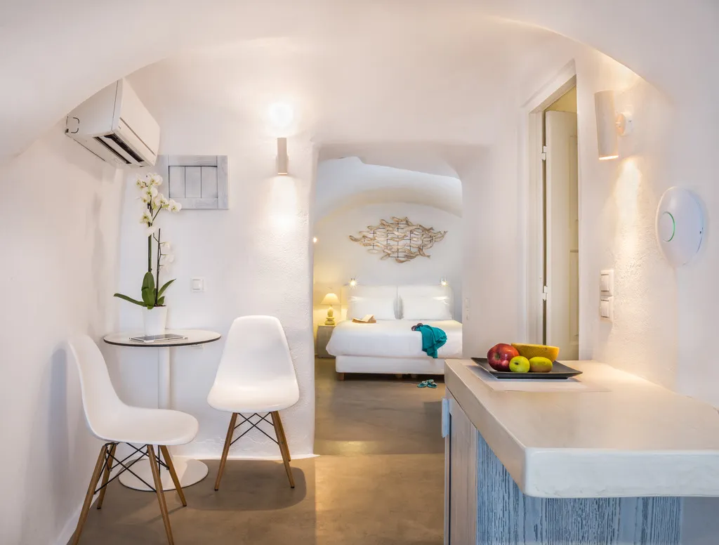 Double or Twin SUPERIOR SEA VIEW Room, On The Rocks Hotel, Santorini