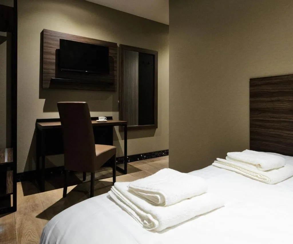 Double or Twin ECONOMY Room, Amsterdam Lake Hotel, Amsterdam