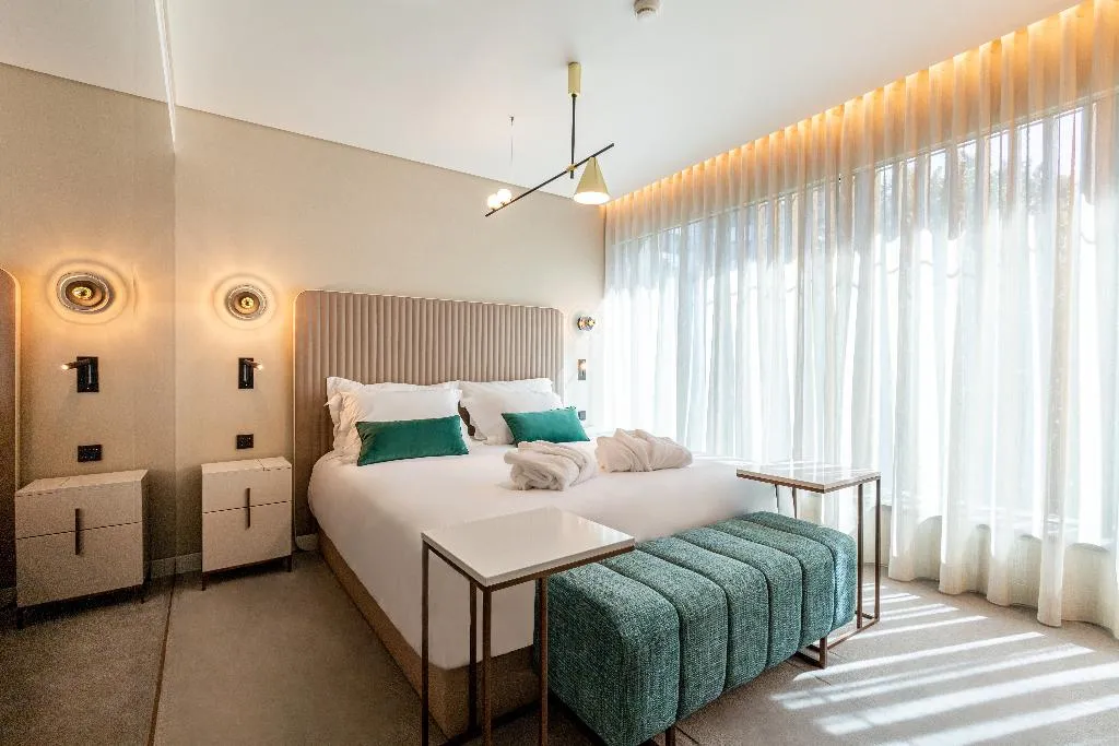 DOUBLE POOL VIEW Room, Luster Hotel, Lisbon