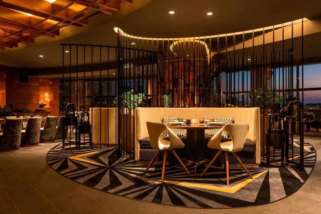 Restaurant, Le Royal Meridien Beach Resort and Spa, Dubai