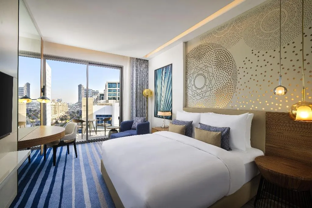 SUITE KING BED ONE BEDROOM  Room, Tumbi Ht Dubai The Palm, Tapestry Collec by Hilton, Dubai