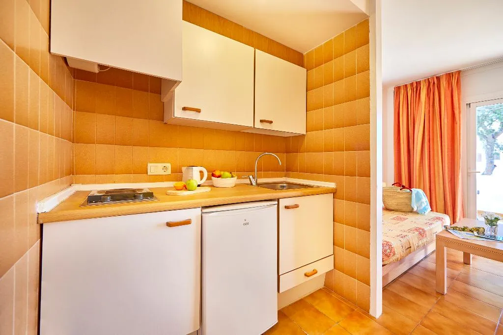 APARTMENT CAPACITY 6 TWO BEDROOMS Room, Gavimar Ariel Chico Club & Resort, Majorca
