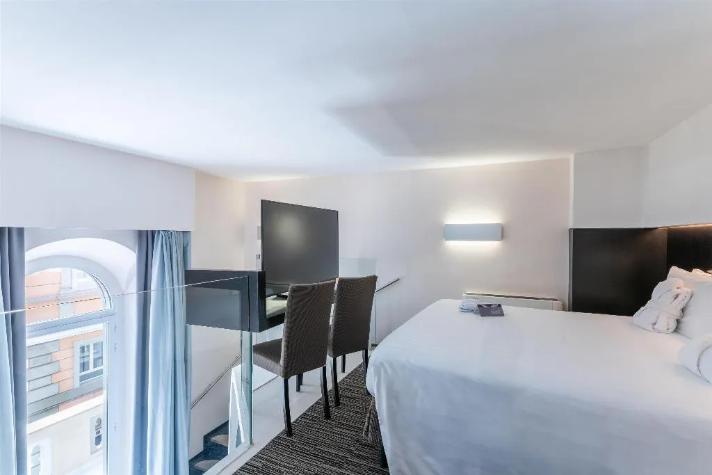 JUNIOR SUITE KING SIZE BED Room, Best Western Plus Hotel Universo, Rome