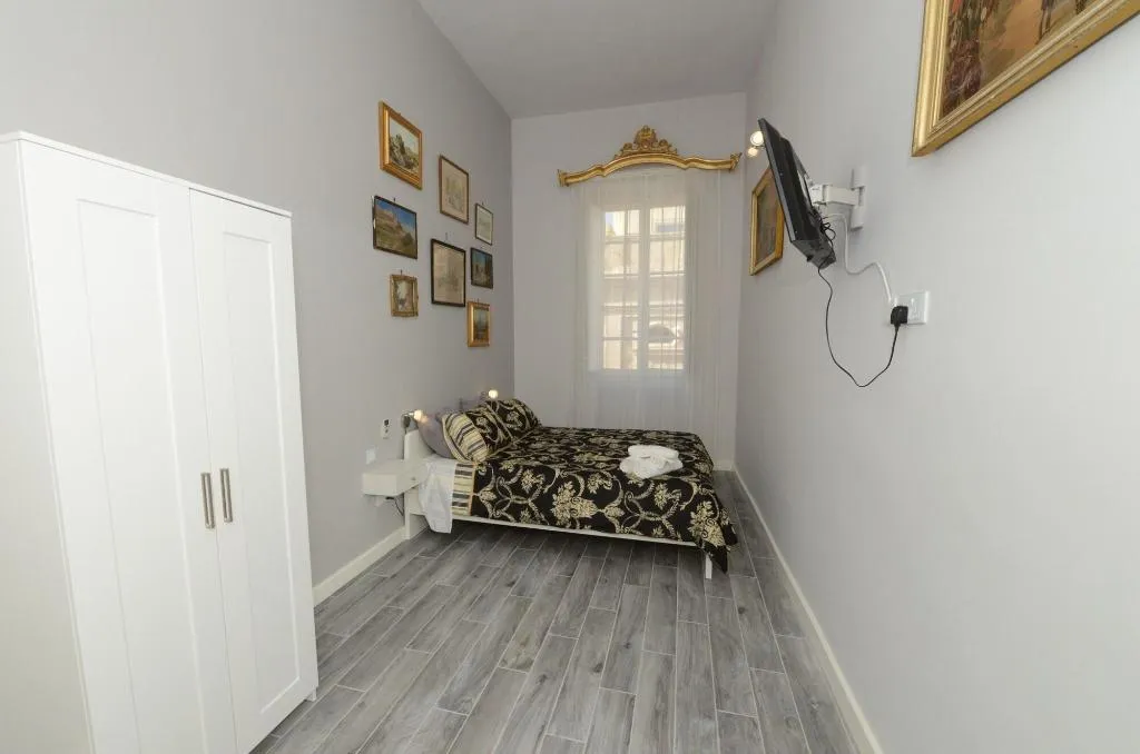 Room, Paulos Valletta, Malta