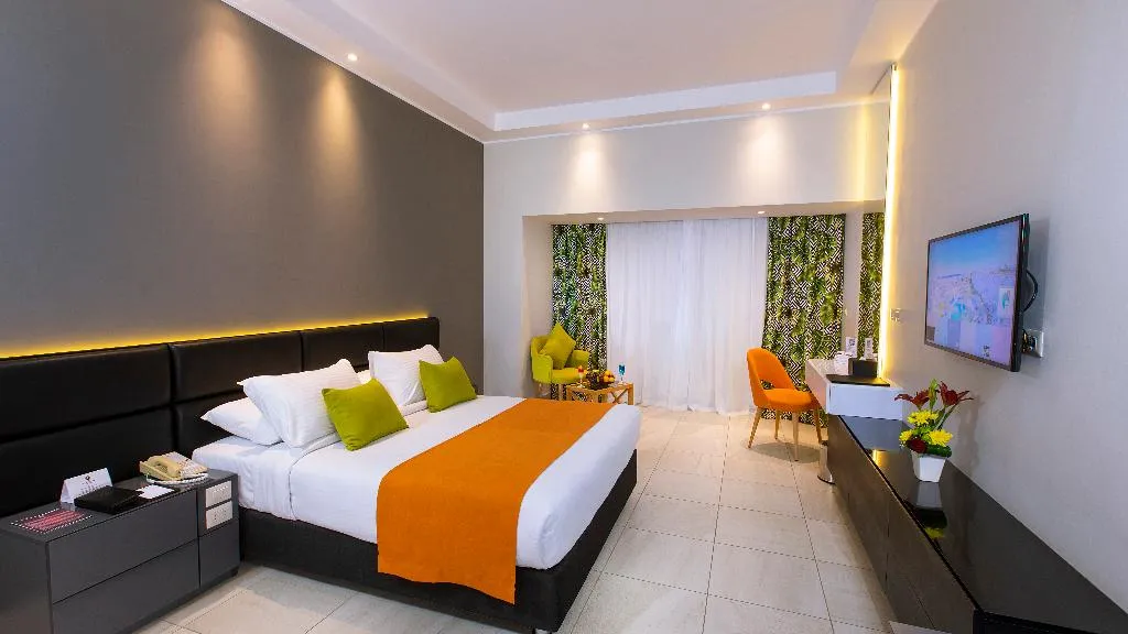 DOUBLE DELUXE POOL VIEW Room, Naama Bay Suites & Spa, Red Sea Riviera