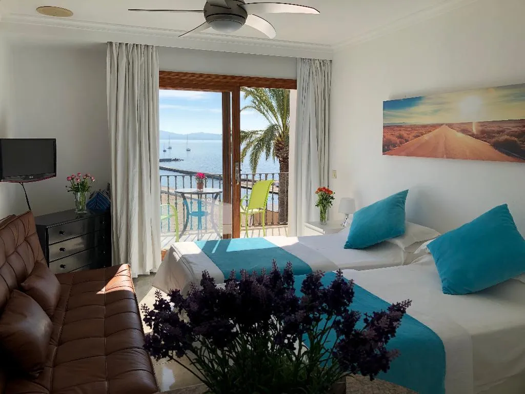 STUDIO OCEAN FRONT WITH BALCONY Room, Torre Playa, Majorca