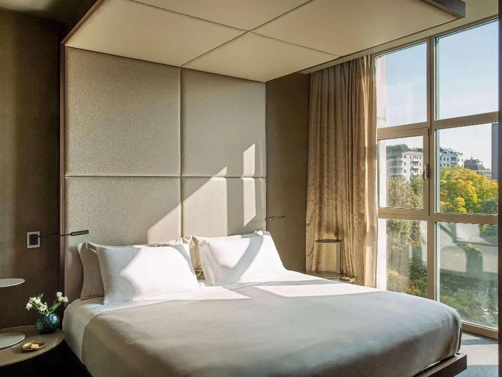 JUNIOR SUITE KING SIZE BED Room, Me Milan Il Duca, Milan