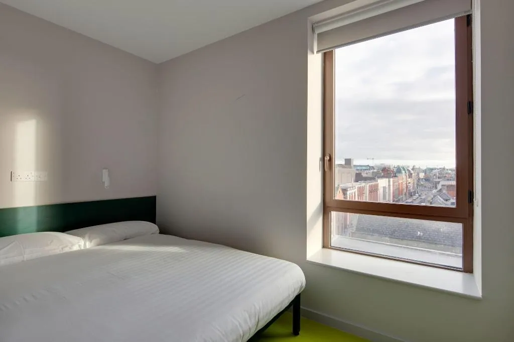 Room, Clink i Lár, Dublin