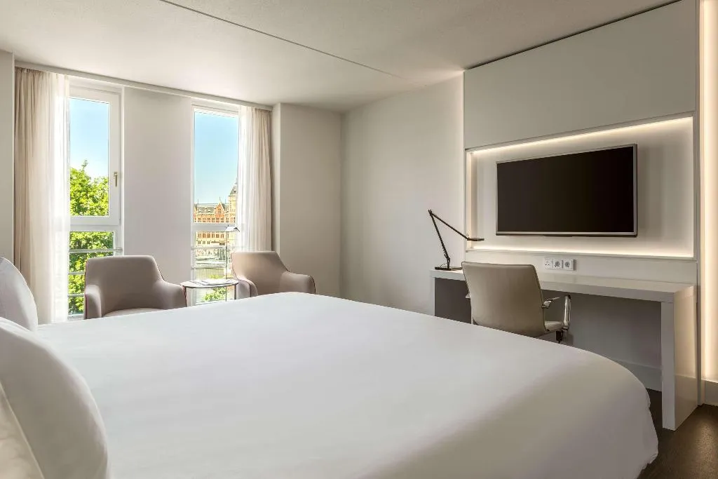 DOUBLE SUPERIOR WITH VIEWS Room, NH Collection Amsterdam Barbizon Palace, Amsterdam