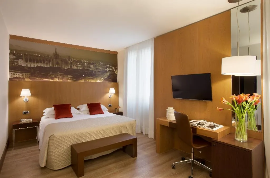 JUNIOR SUITE STANDARD Room, Starhotels Ritz, Milan