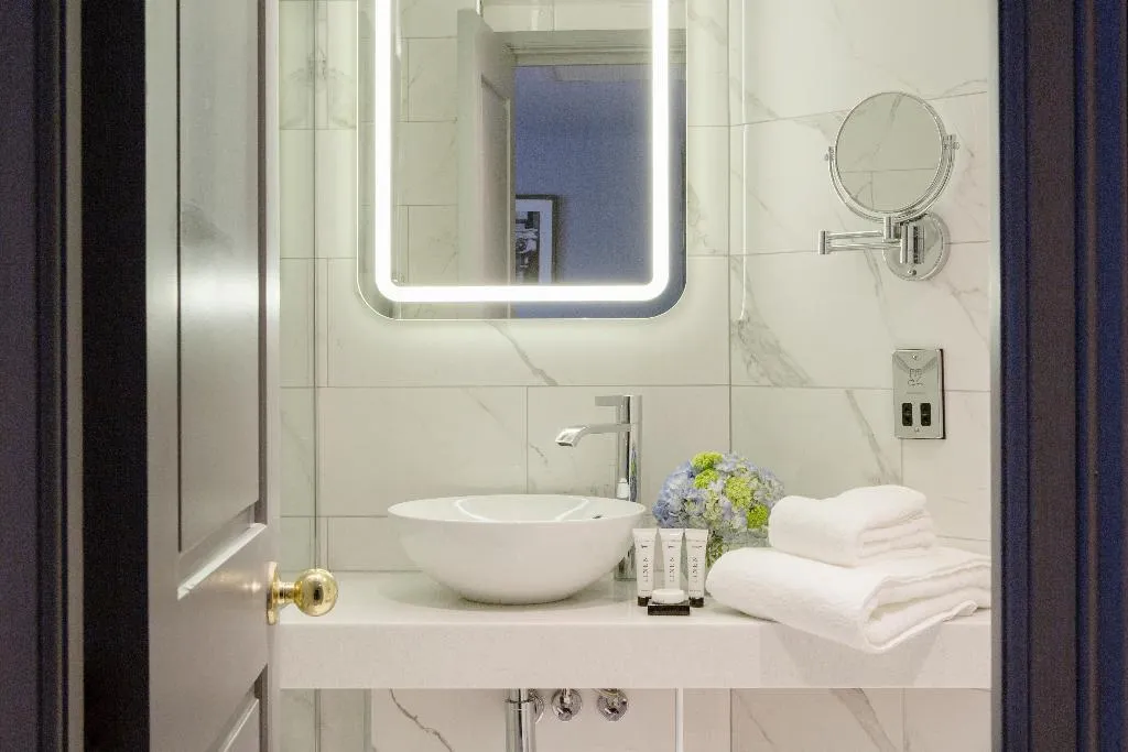 DOUBLE STANDARD Room, The Davenport, Dublin