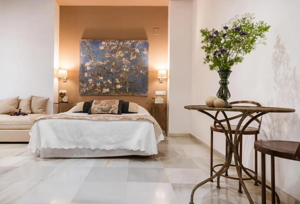 Room, Luces De Catedral, Costa Blanca