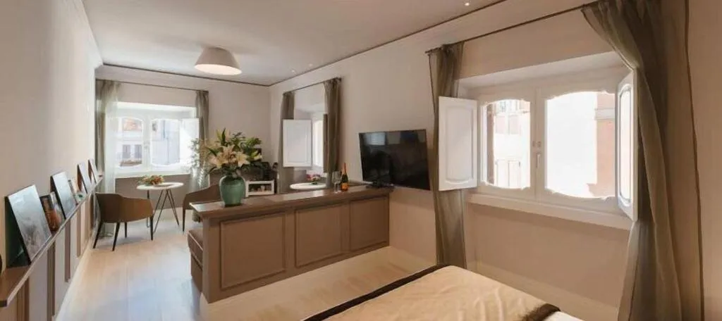 JUNIOR SUITE THREE BEDS Room, Rhea Silvia Luxury Navona, Rome