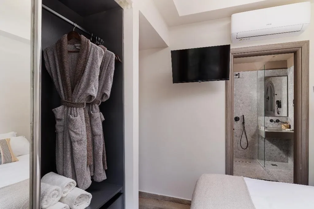 APARTMENT TWO BEDROOMS Room, The Summit Escape, Corfu