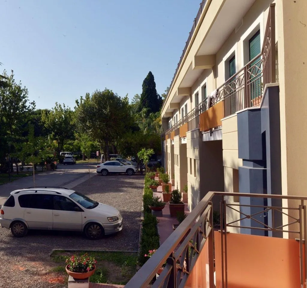 Double or Twin WITH DOUBLE BED Room, Hotel Zeus Pompei, Naples