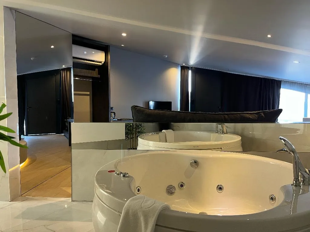 SUITE WITH JACUZZI WITH VIEWS Room, AG Hotels Antalya, Antalya