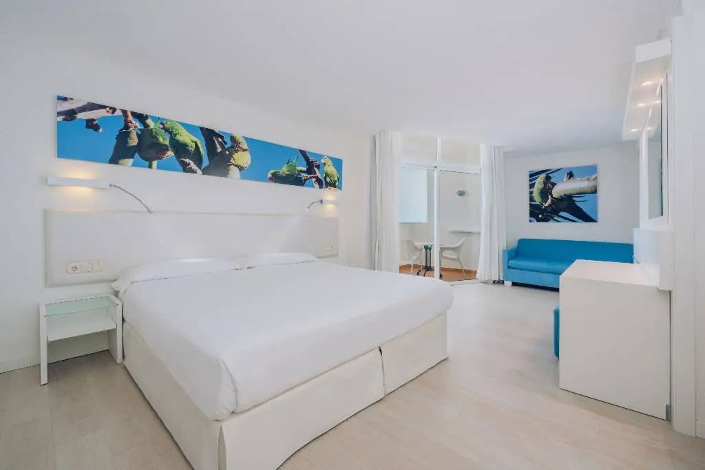FAMILY ROOM STANDARD Room, Iberostar Waves Bouganville Playa, Tenerife