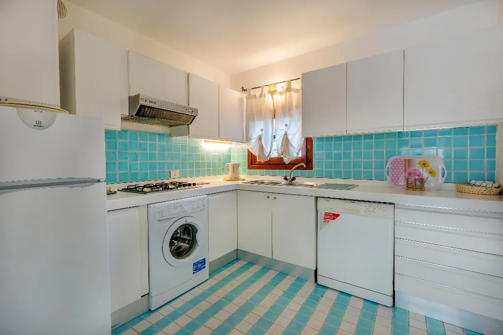 APARTMENT CAPACITY 6 Room, Residence Pineta Uno, Olbia