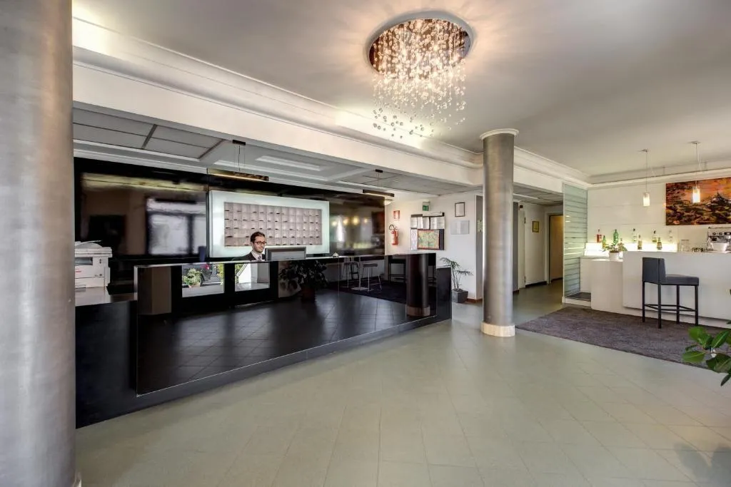 Lobby, Alba, Rome