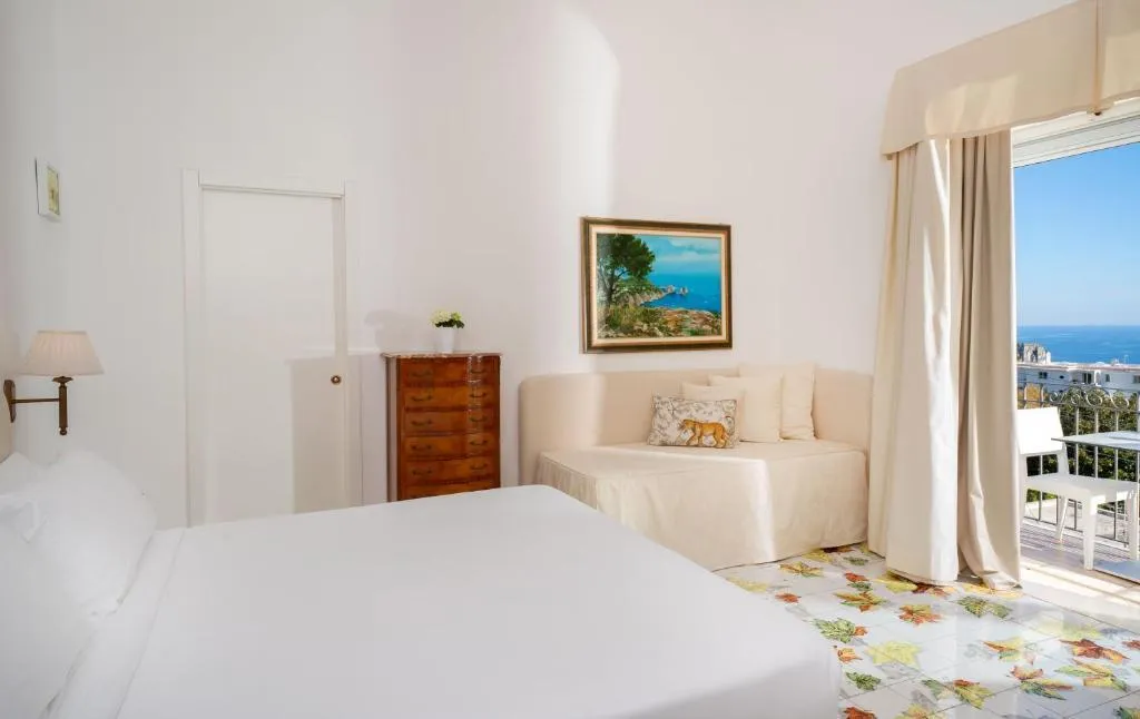 TRIPLE SEA VIEW Room, Hotel Syrene Capri, Naples