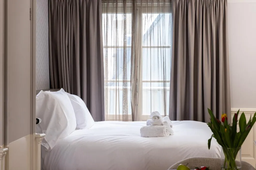 APARTMENT CITY VIEW Room, Amsterdam Canal Suites, Amsterdam