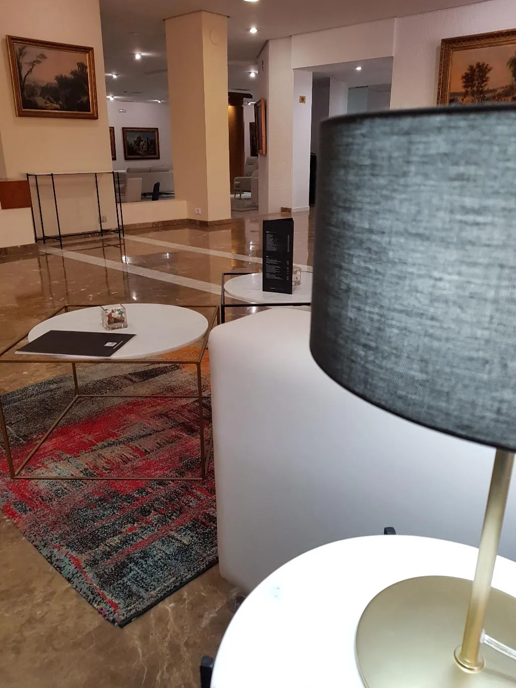 Lobby, Pasarela, Seville