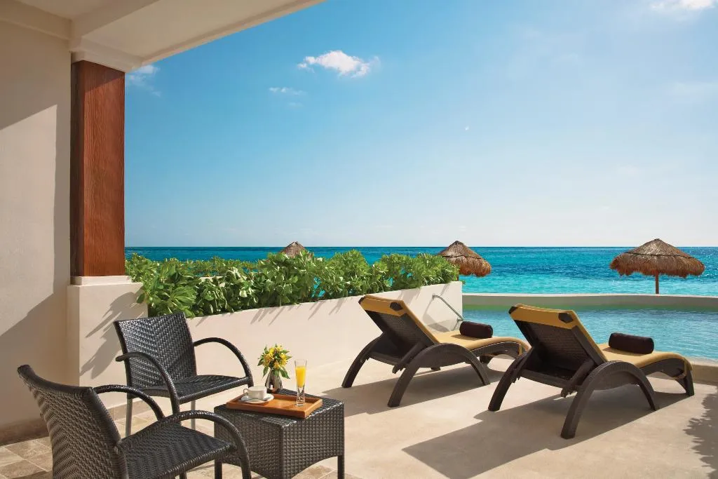 JUNIOR SUITE KING SIZE BED Room, Dreams Sapphire Resort & SPA, Cancun Area