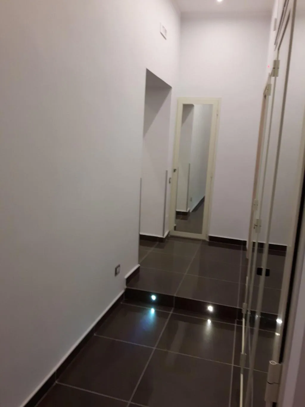 Lobby, Be Italian Bovio Flats, Naples