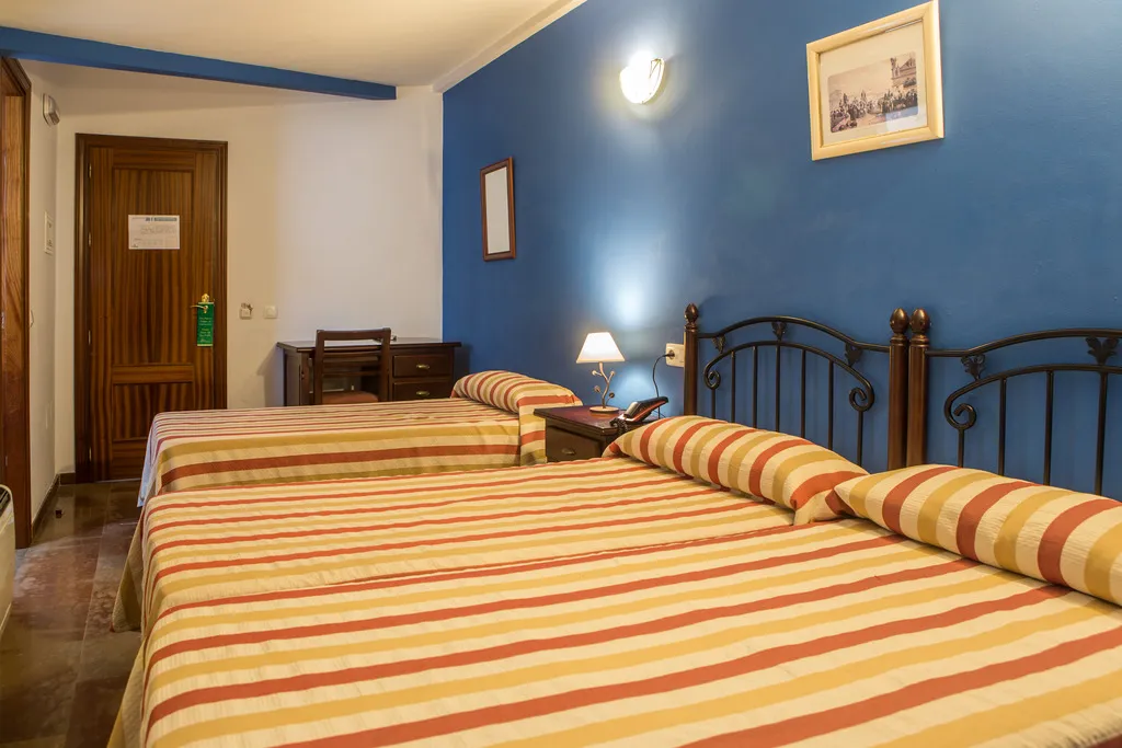 TRIPLE STANDARD Room, San Cayetano, Costa Del Sol
