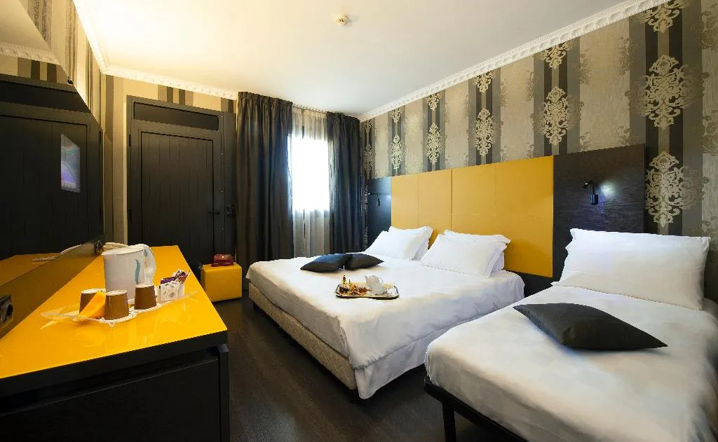 TRIPLE SUPERIOR Room, D120, Milan