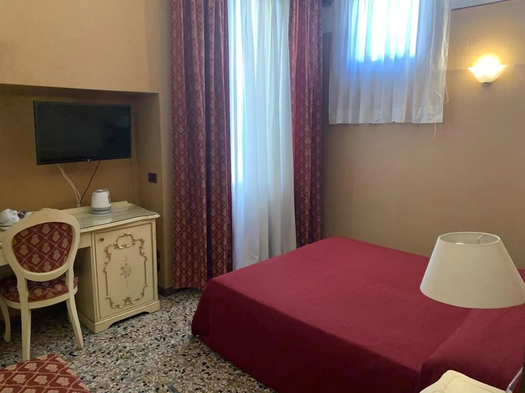 QUADRUPLE THREE BEDS Room, Locanda Poste Vecie, Venice