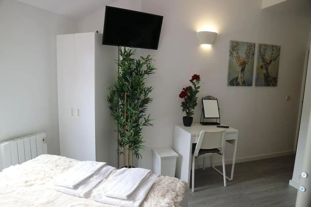 Room, Residencial Triunfo, Porto