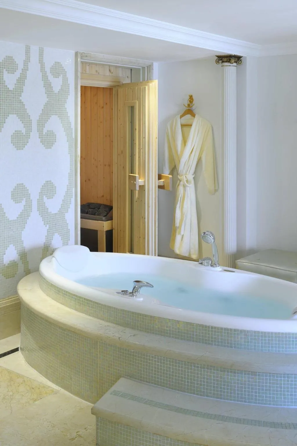 SUITE EXECUTIVE KING BED Room, Cairo Marriott hotel & Omar Khayyam Casino, Cairo