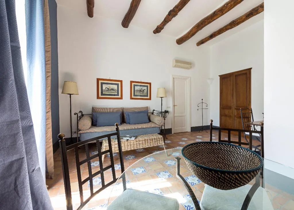 Room, Relais Regina Giovanna, Naples