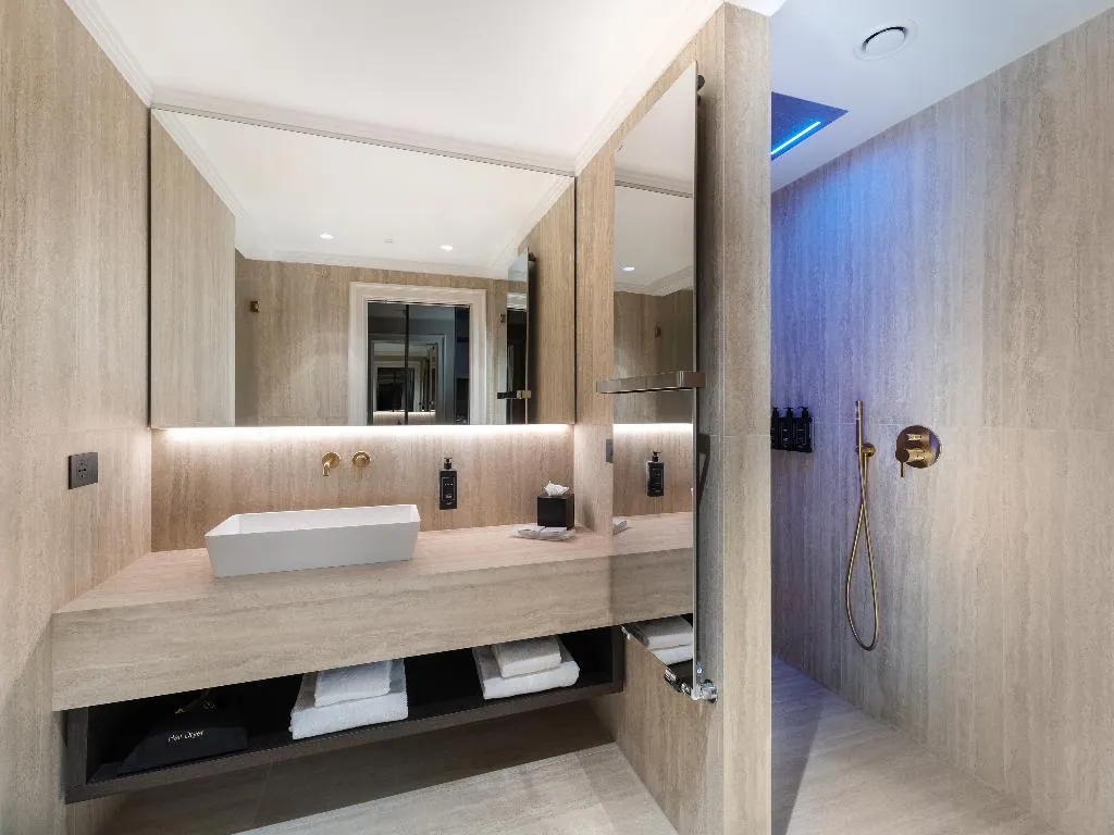 DOUBLE DELUXE Room, The Glamore Milano Duomo, Milan