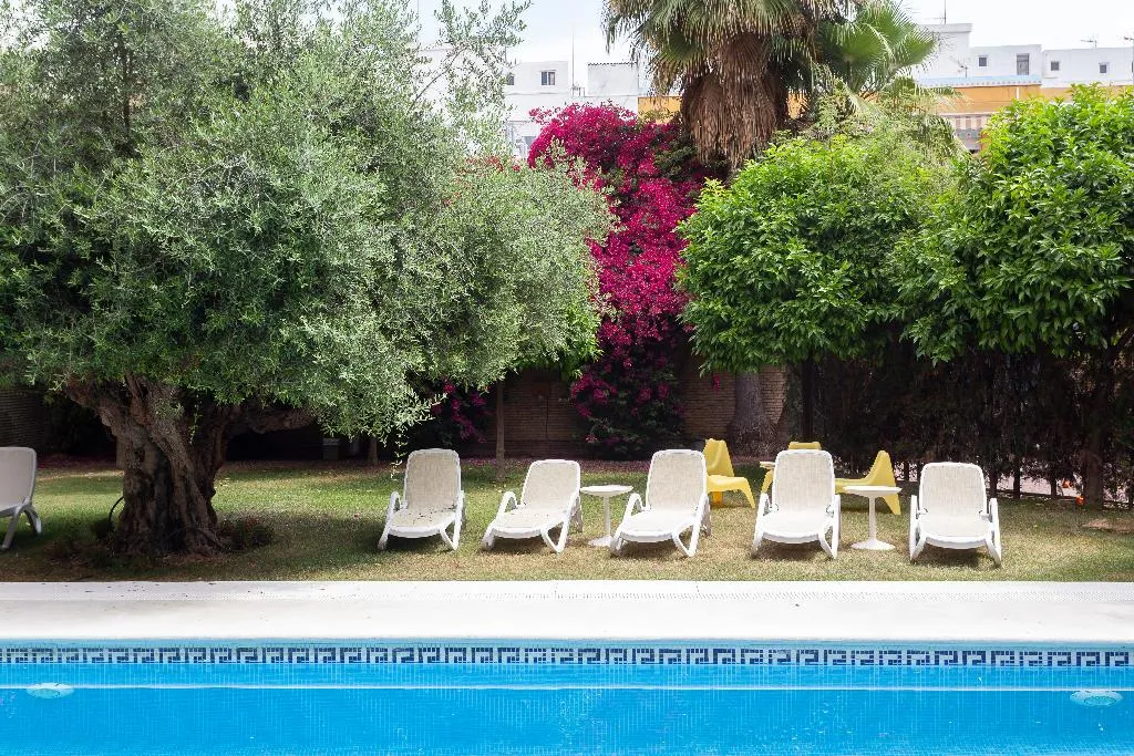 Pool, AACR Monteolivos Hotel, Seville