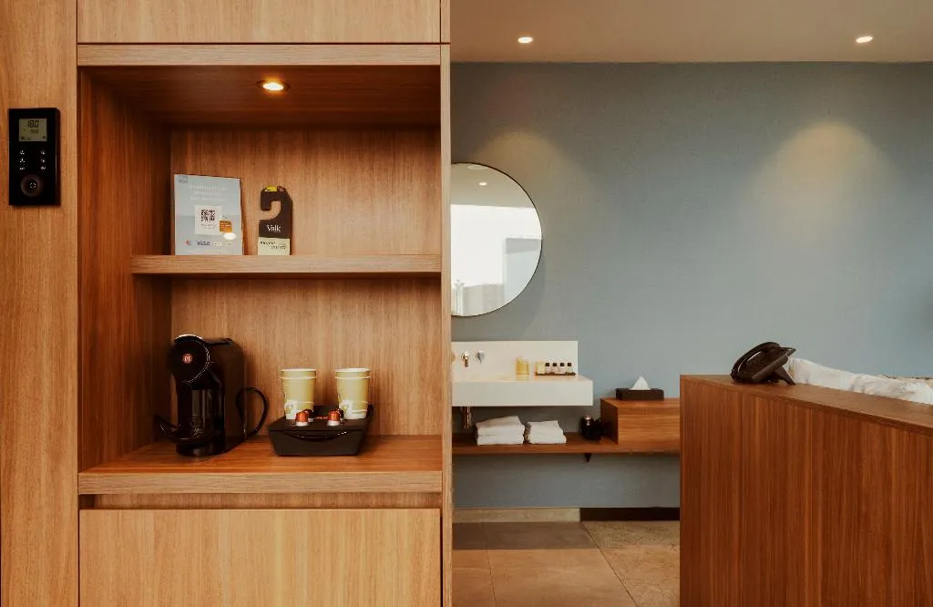 DOUBLE SUPERIOR Room, Van der Valk Hotel Amsterdam Zuidas, Amsterdam