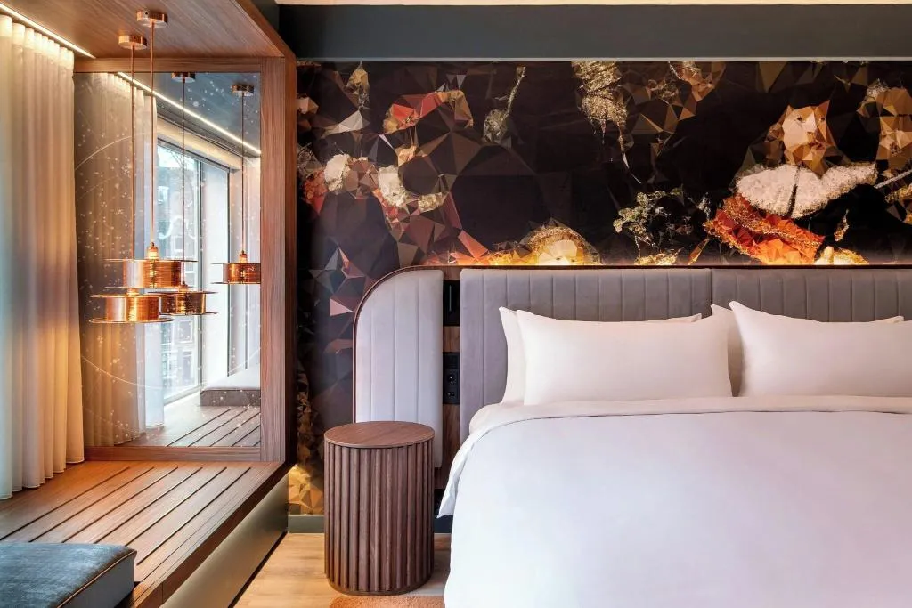 TRIPLE KING SIZE BED Room, Renaissance Amsterdam Hotel, Amsterdam